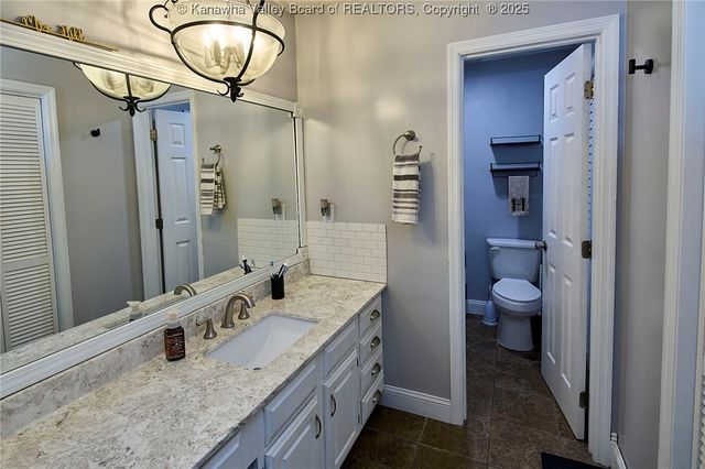 995 Hickory Mills Road, Hurricane, WV 25526