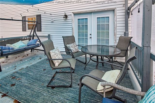 995 Hickory Mills Road, Hurricane, WV 25526