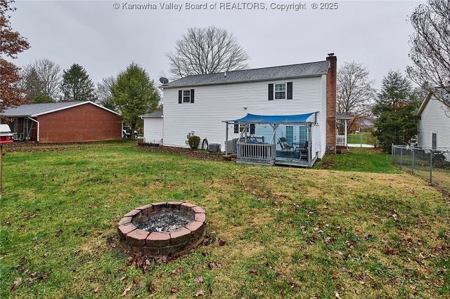 995 Hickory Mills Road, Hurricane, WV 25526