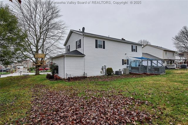 995 Hickory Mills Road, Hurricane, WV 25526