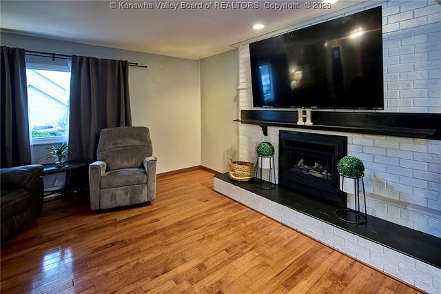 995 Hickory Mills Road, Hurricane, WV 25526