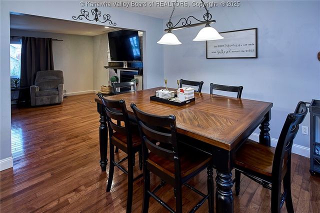 995 Hickory Mills Road, Hurricane, WV 25526