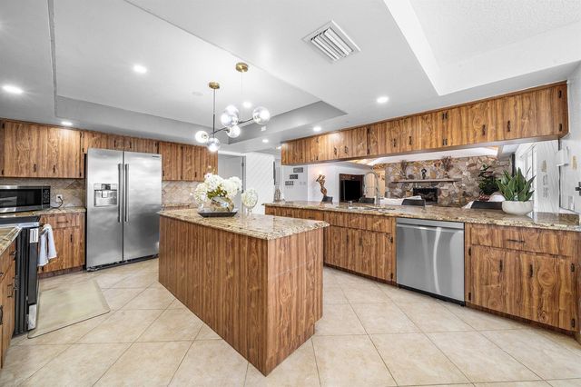 1006 SE 6th Street, Deerfield Beach, FL 33441