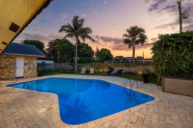 1006 SE 6th Street, Deerfield Beach, FL 33441