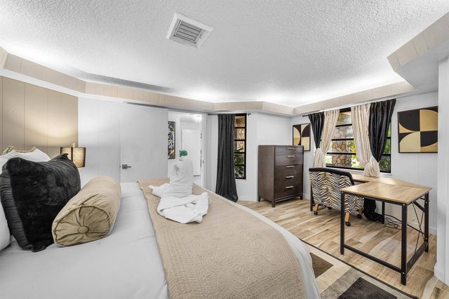 1006 SE 6th Street, Deerfield Beach, FL 33441