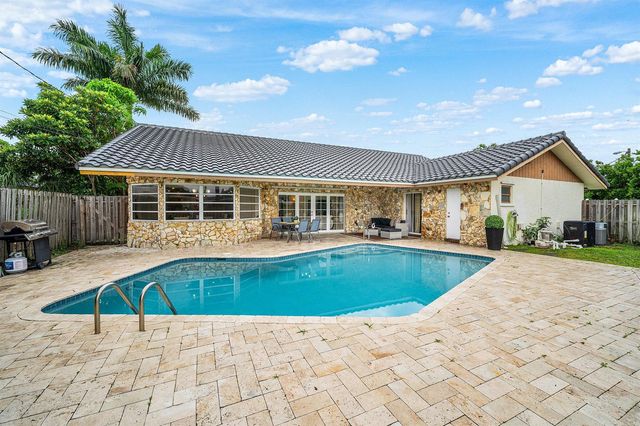 1006 SE 6th Street, Deerfield Beach, FL 33441