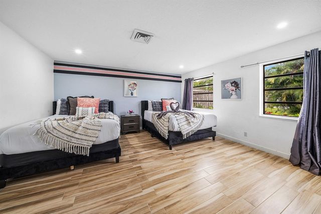 1006 SE 6th Street, Deerfield Beach, FL 33441