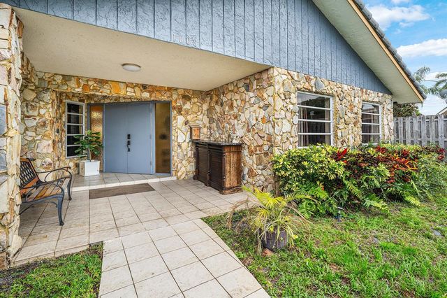 1006 SE 6th Street, Deerfield Beach, FL 33441