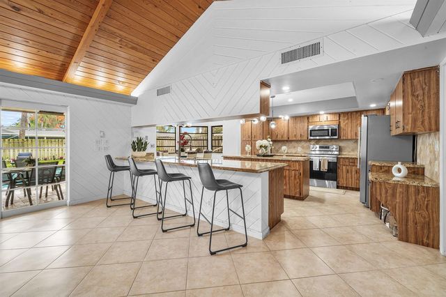 1006 SE 6th Street, Deerfield Beach, FL 33441