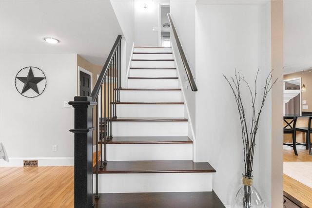 21 Leggs Hill Road, Marblehead, MA 01945