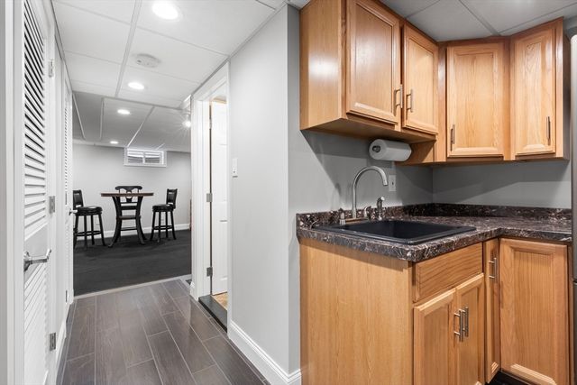 21 Leggs Hill Road, Marblehead, MA 01945