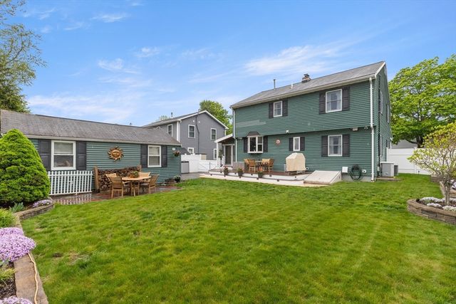 21 Leggs Hill Road, Marblehead, MA 01945