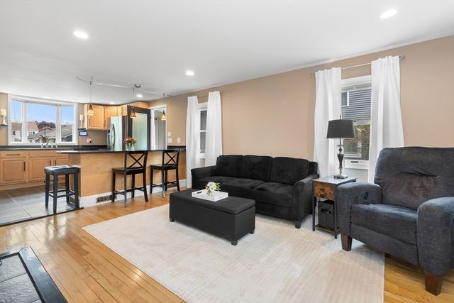 21 Leggs Hill Road, Marblehead, MA 01945