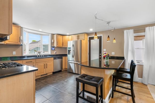 21 Leggs Hill Road, Marblehead, MA 01945