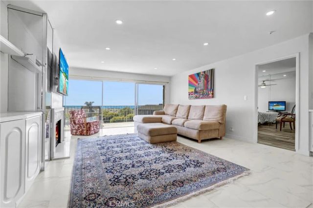 101 Scholz Plaza 224, Newport Beach, CA 92663