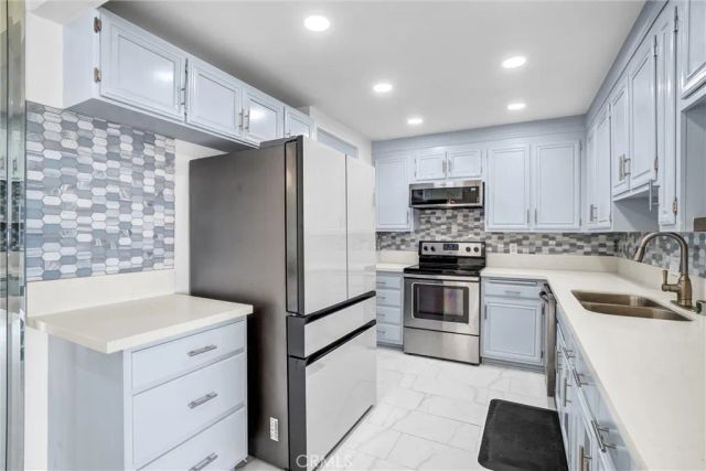 101 Scholz Plaza 224, Newport Beach, CA 92663