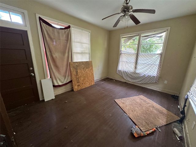 3024 Avenue R, Galveston, TX 77550