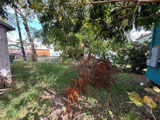 3024 Avenue R, Galveston, TX 77550