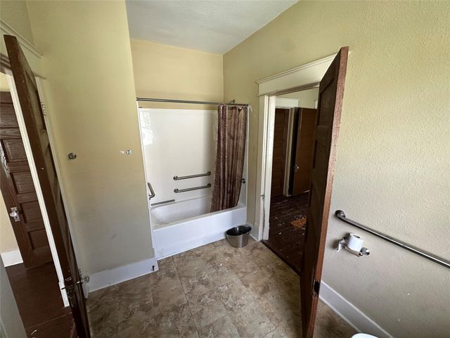 3024 Avenue R, Galveston, TX 77550