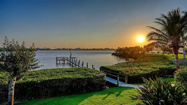 313 LOOKOUT POINT DRIVE, Osprey, FL 34229