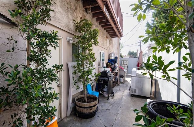 2369 Pacific, Long Beach, CA 90806