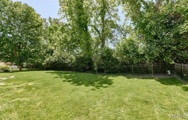 1726 Connemara Drive, Manchester, MO 63021