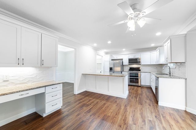 4004 BRENTWOOD DR, Columbia, MO 65203