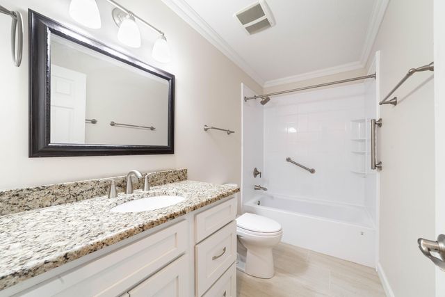 4004 BRENTWOOD DR, Columbia, MO 65203