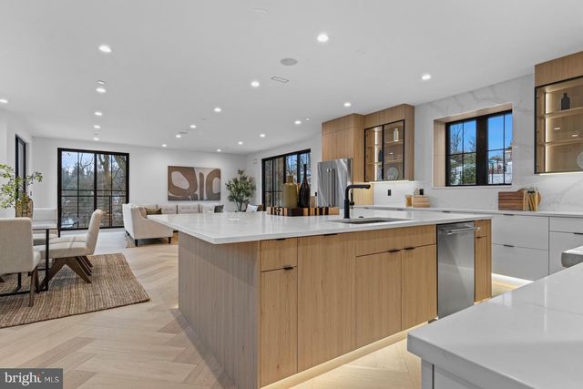 12 LANGTON LN, Newtown Square, PA 19073