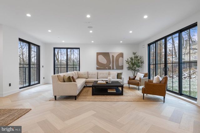 12 LANGTON LN, Newtown Square, PA 19073