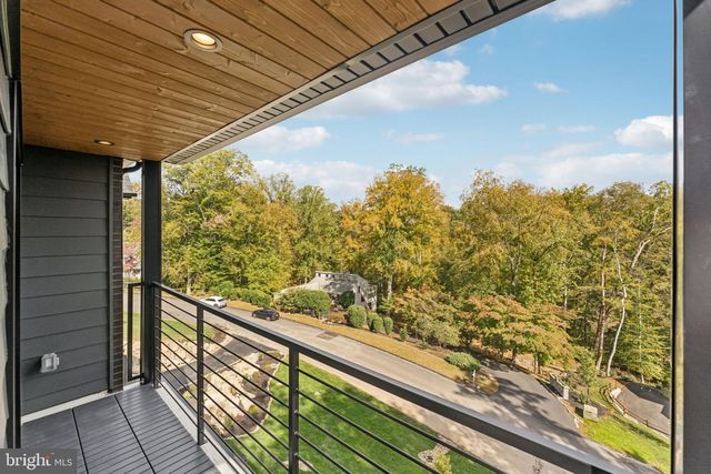 12 LANGTON LN, Newtown Square, PA 19073