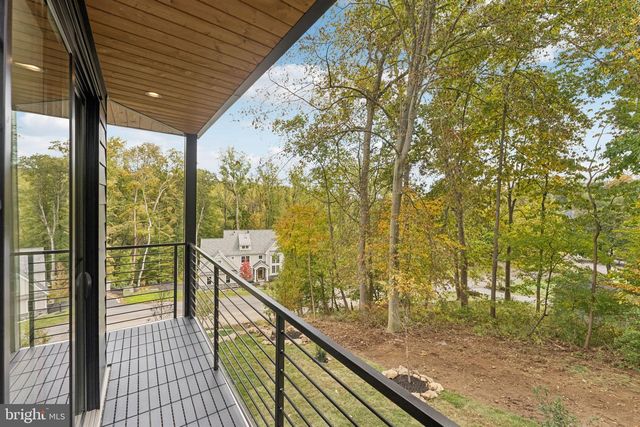 12 LANGTON LN, Newtown Square, PA 19073