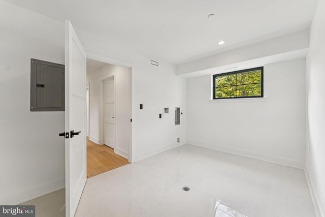 12 LANGTON LN, Newtown Square, PA 19073