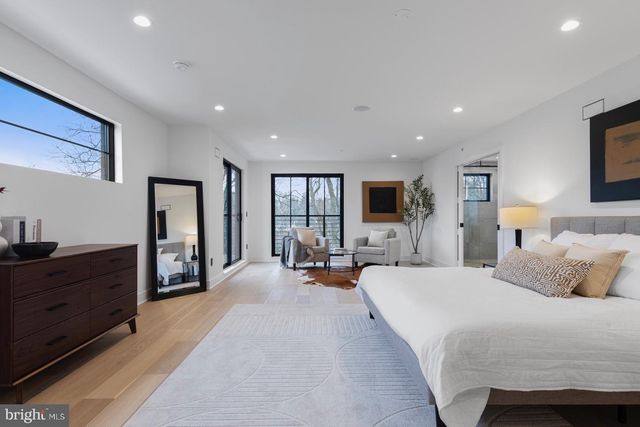 12 LANGTON LN, Newtown Square, PA 19073