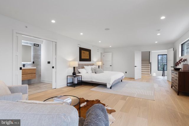 12 LANGTON LN, Newtown Square, PA 19073