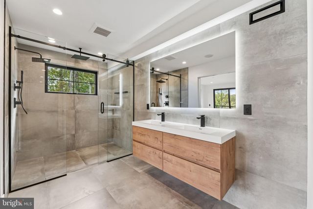 12 LANGTON LN, Newtown Square, PA 19073