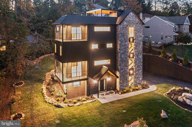 12 LANGTON LN, Newtown Square, PA 19073