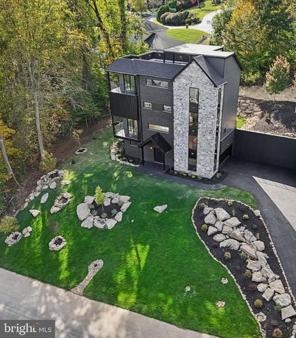 12 LANGTON LN, Newtown Square, PA 19073