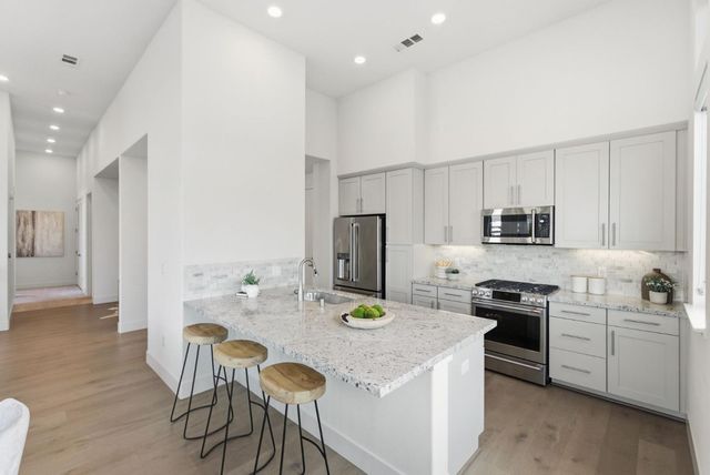708 Thayer Lane 403, Foster City, CA 94404