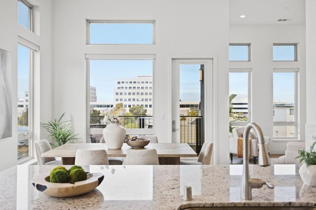 708 Thayer Lane 403, Foster City, CA 94404