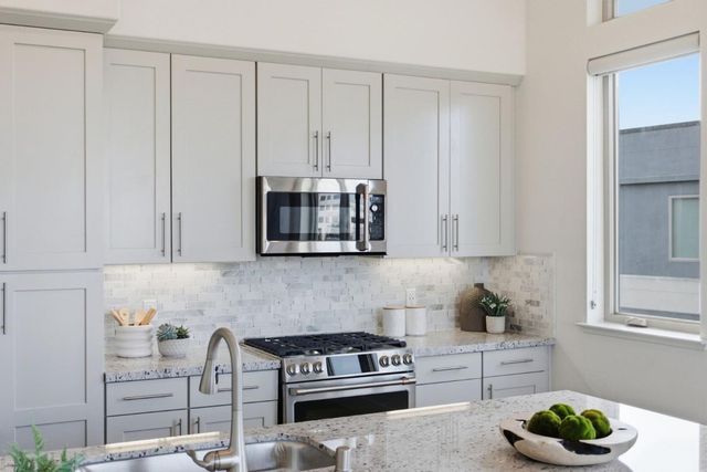 708 Thayer Lane 403, Foster City, CA 94404