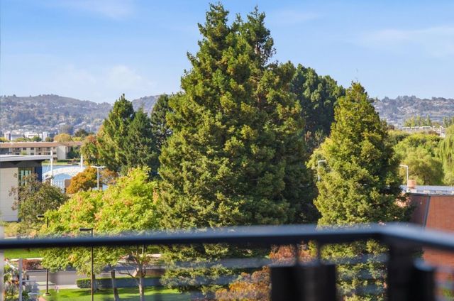 708 Thayer Lane 403, Foster City, CA 94404