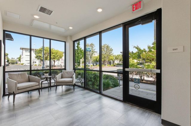 708 Thayer Lane 403, Foster City, CA 94404