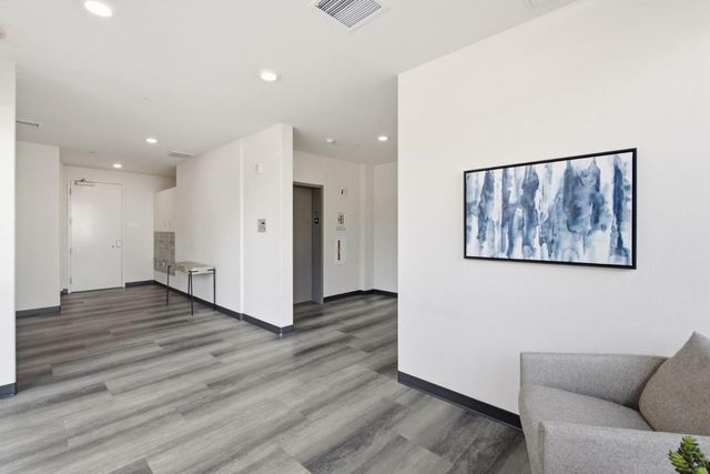 708 Thayer Lane 403, Foster City, CA 94404