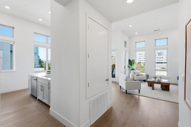 708 Thayer Lane 403, Foster City, CA 94404