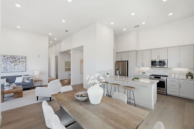 708 Thayer Lane 403, Foster City, CA 94404