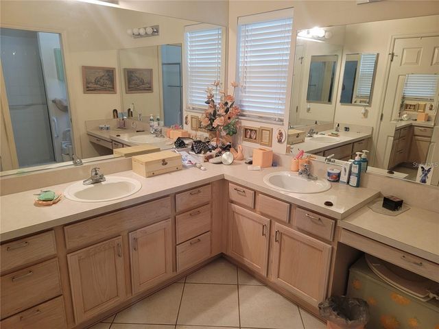 1033 OAK FOREST DRIVE, The Villages, FL 32162