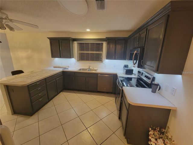 1033 OAK FOREST DRIVE, The Villages, FL 32162