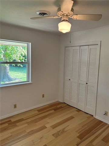 2000 W Magnolia Street, Rogers, AR 72758