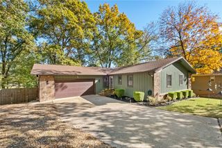 5 Matlock Circle, Bella Vista, AR 72715